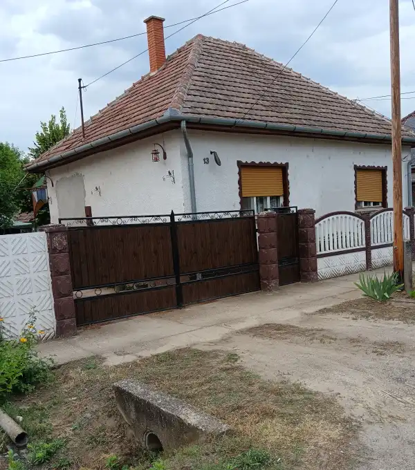 Eladó ingatlan, Tóalmás 1+3 szoba 100 m² 42.8 M Ft