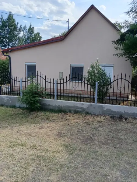 eladó ingatlan, Tóalmás