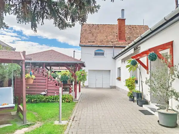 Eladó ingatlan, Tököl 6+1 szoba 170 m² 94.9 M Ft