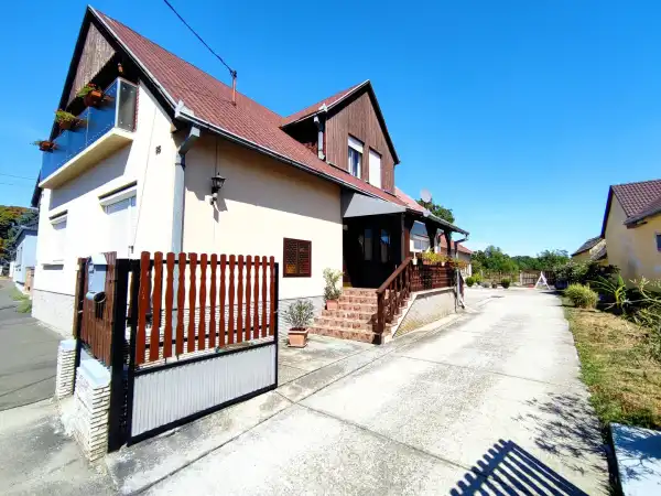 Eladó ingatlan, Udvar 6 szoba 157 m² 38 M Ft