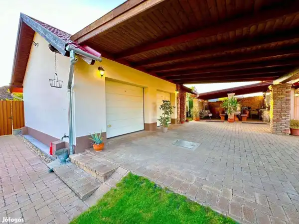 Eladó ingatlan, Újhartyán 3 szoba 130 m² 124.9 M Ft