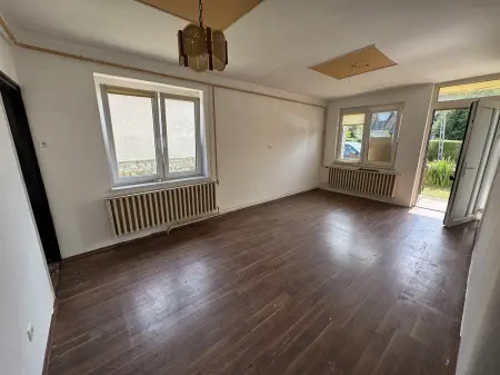 Eladó ingatlan, Újkér 5 szoba 140 m² 57.9 M Ft
