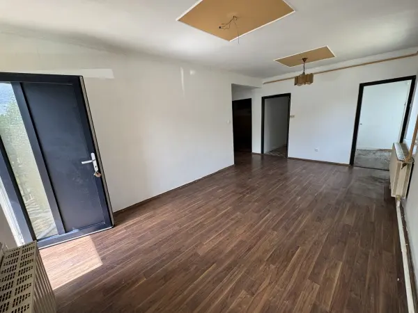 Eladó ingatlan, Újkér 5 szoba 140 m² 54.9 M Ft