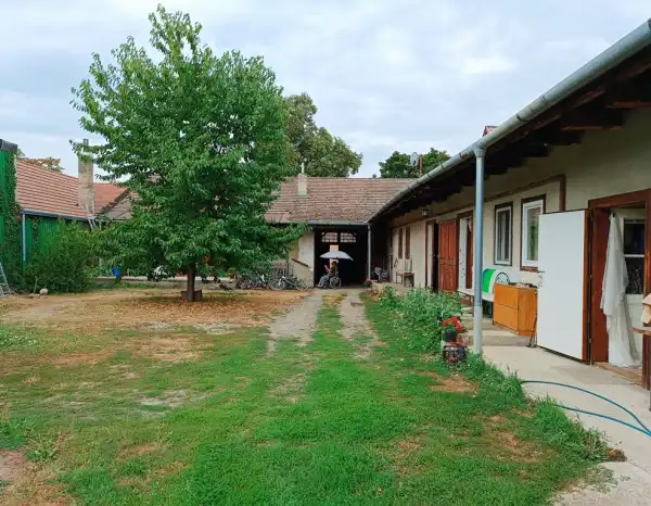 Eladó ingatlan, Vác 6 szoba 89.9 M Ft