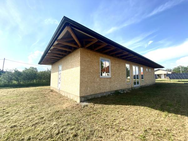 eladó ingatlan, Vác
