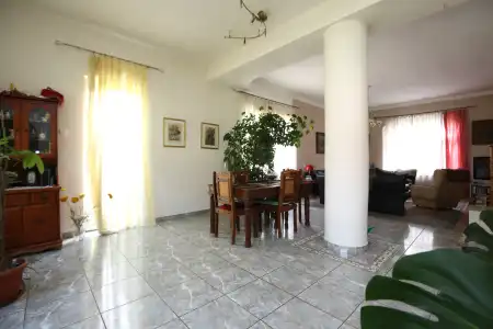 eladó ingatlan, Vác