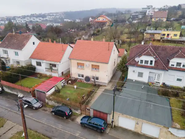 Eladó ingatlan, Vác 7 szoba 186 m² 99.99 M Ft