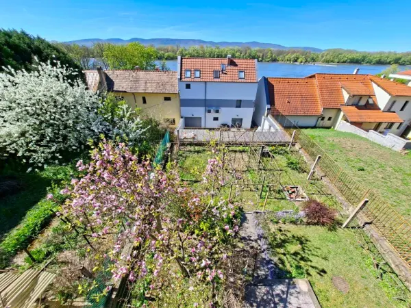 Eladó ingatlan, Vác 5+1 szoba 202 m² 115 M Ft