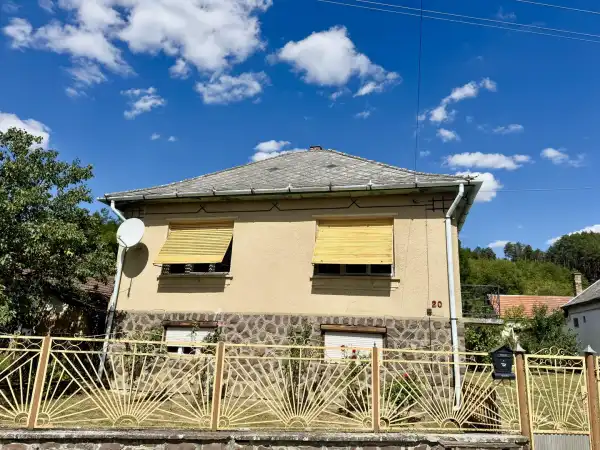 Eladó ingatlan, Váraszó 4 szoba 110 m² 33.9 M Ft