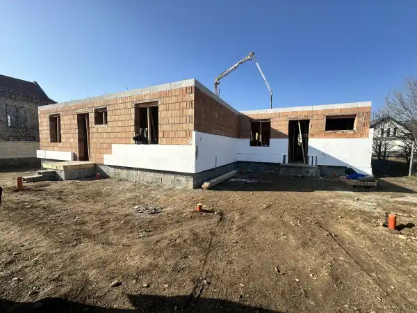Eladó ingatlan, Velence 4 szoba 80 m² 85 M Ft