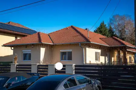 eladó ingatlan, Veresegyház
