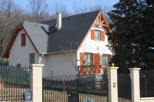 eladó ingatlan, Veresegyház