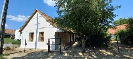 eladó ingatlan, Vértesacsa