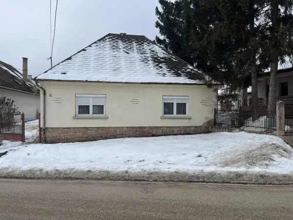 Eladó ingatlan, Vértestolna 4 szoba 114 m² 43.9 M Ft