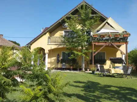 Eladó ingatlan, Zamárdi 7 szoba 240 m² 165 M Ft