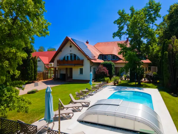 Eladó ingatlan, Zamárdi 14 szoba 565 m² 899 M Ft