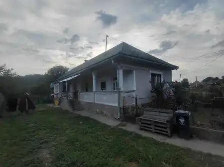 eladó ingatlan, Zsujta