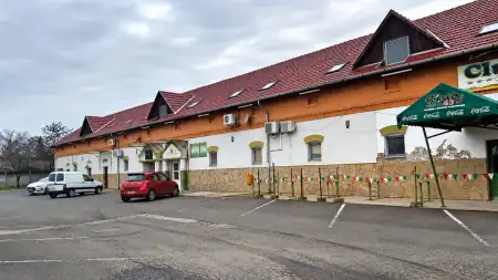 eladó ipari ingatlan, Deszk