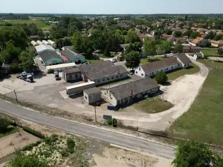 eladó ipari ingatlan, Domaszék