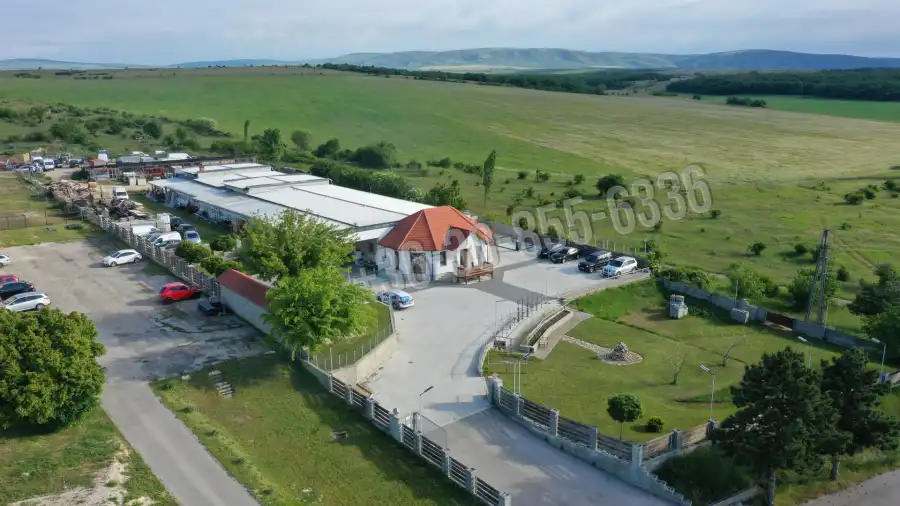 eladó ipari ingatlan, Hajmáskér