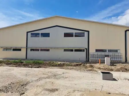 eladó ipari ingatlan, Nagytarcsa