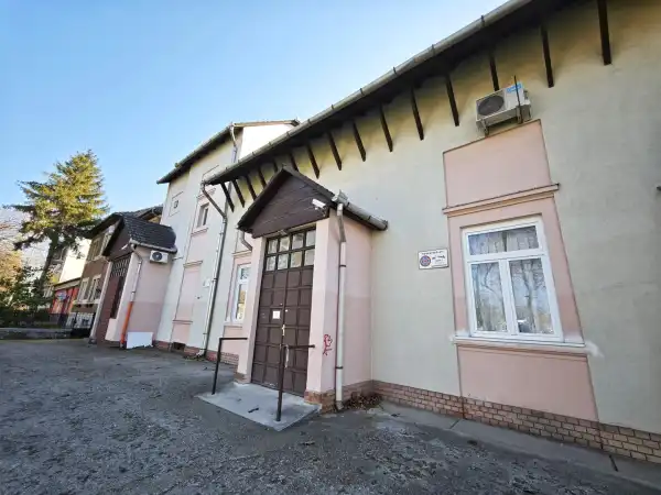 Eladó ipari ingatlan, Szeged 1111 m² 495 M Ft