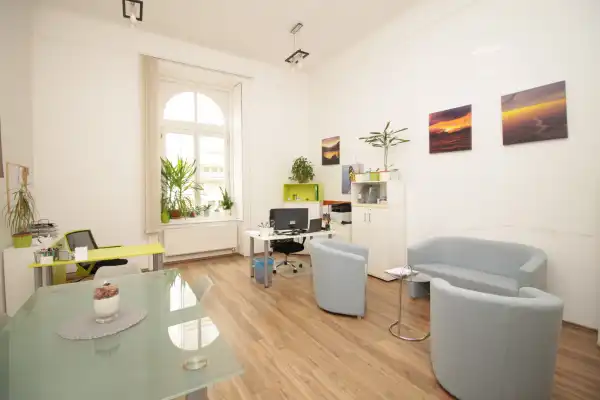 Eladó iroda lakásban, Budapest, VI. kerület 3 szoba 102 m² 84.9 M Ft