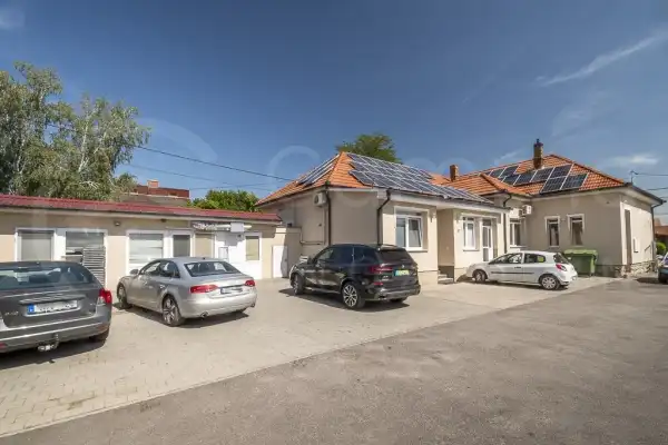 Eladó iroda, Sajószentpéter 275 m² 70 M Ft