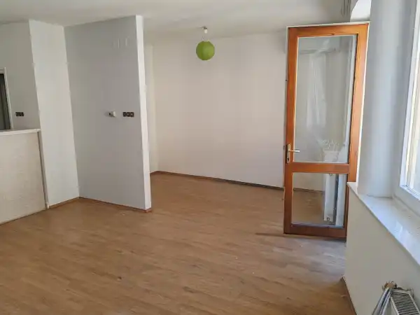 Eladó lakás, Békéscsaba 1 szoba 37 m² 30 M Ft