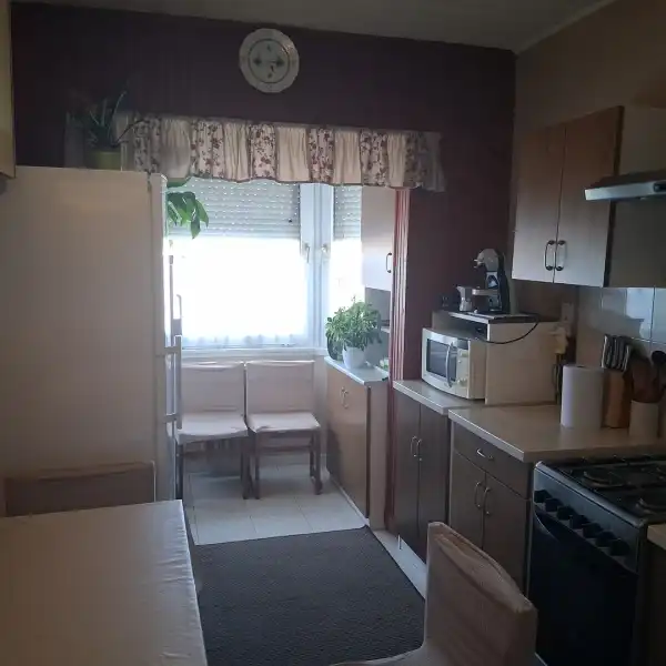 Eladó lakás, Békéscsaba 2+1 szoba 73 m² 37.9 M Ft