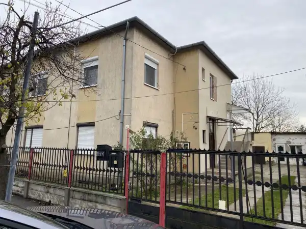 Eladó lakás, Békéscsaba 3 szoba 129 m² 42.5 M Ft