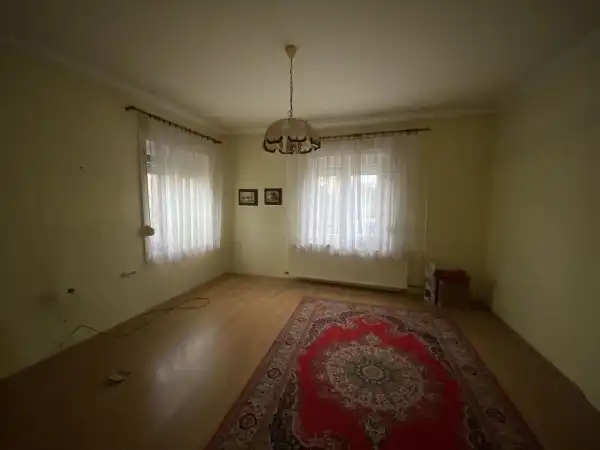 Eladó lakás, Békéscsaba 3 szoba 129 m² 37.5 M Ft