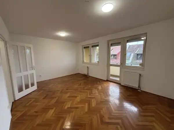 Eladó lakás, Békéscsaba 2 szoba 67 m² 52.8 M Ft
