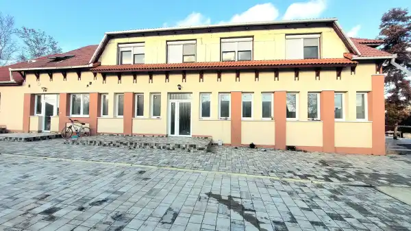 Eladó lakás, Berettyóújfalu 3 szoba 127 m² 55 M Ft