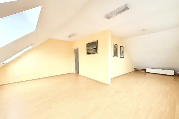 Eladó lakás, Budaörs 5 szoba 140 m² 143 M Ft