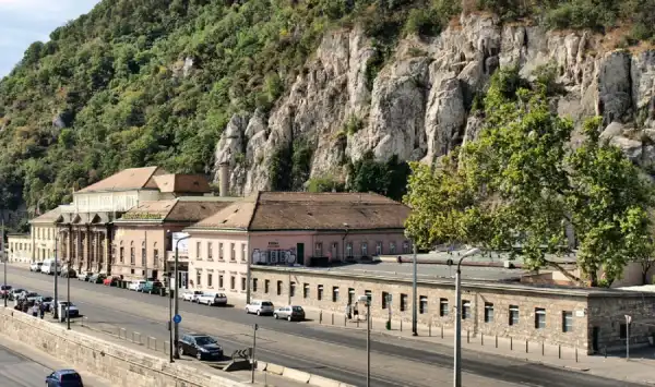 Eladó lakás, Budapest, I. kerület 2 szoba 48 m² 75.9 M Ft