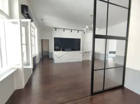 Eladó lakás, Budapest, V. kerület 6+2 szoba 300 m² 732 M Ft