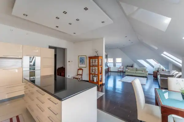 Eladó lakás, Budapest, V. kerület 3 szoba 150 m² 230 M Ft