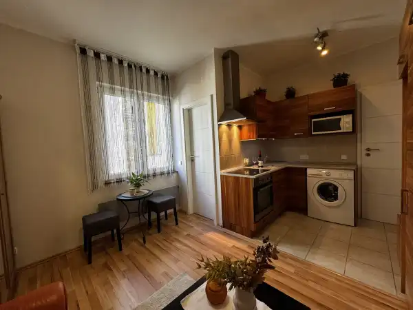 Eladó lakás, Budapest, V. kerület 1+1 szoba 28 m² 69.9 M Ft
