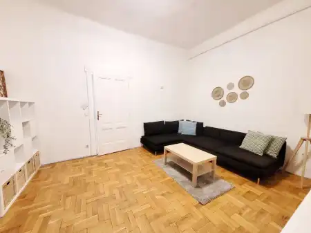 Eladó lakás, Budapest, V. kerület 2+1 szoba 64 m² 99 M Ft