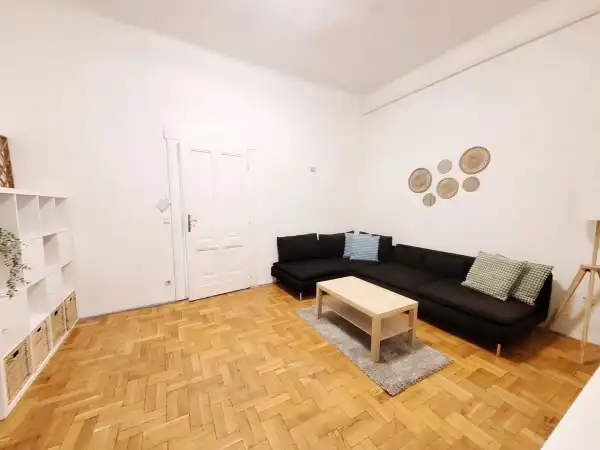 Eladó lakás, Budapest, V. kerület 2+1 szoba 64 m² 99 M Ft