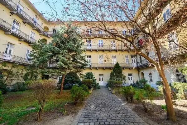 Eladó lakás, Budapest, V. kerület 3 szoba 90 m² 179 M Ft