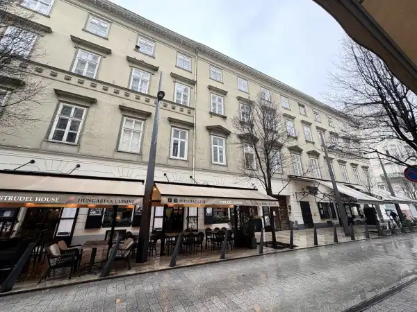 Eladó lakás, Budapest, V. kerület 3 szoba 90 m² 169 M Ft