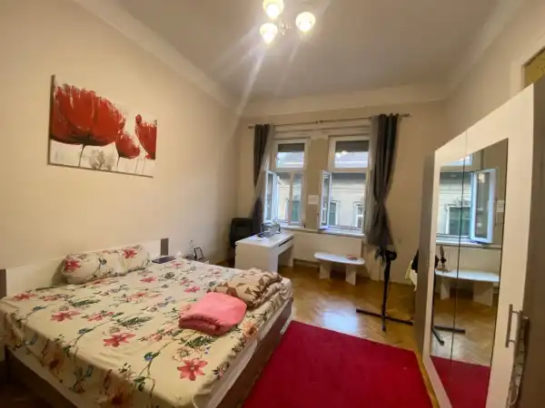 Eladó lakás, Budapest, VI. kerület 3 szoba 80 m² 99 M Ft