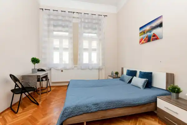 Eladó lakás, Budapest, VI. kerület 3 szoba 80 m² 93.9 M Ft
