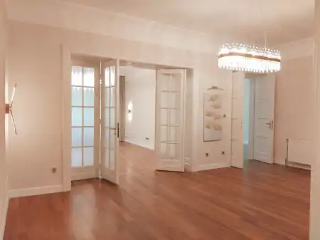 Eladó lakás, Budapest, VI. kerület 5 szoba 153 m² 299.9 M Ft