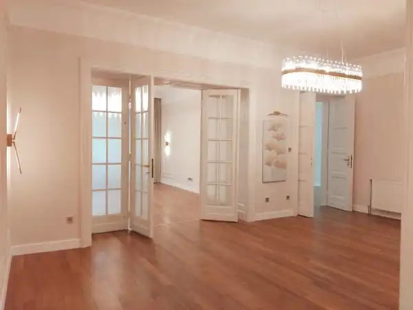 Eladó lakás, Budapest, VI. kerület 5 szoba 153 m² 299.9 M Ft
