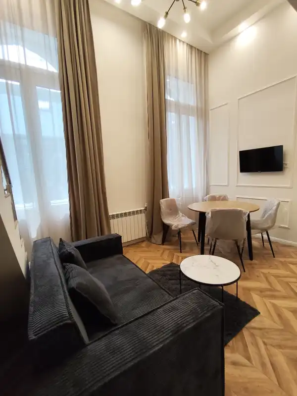 Eladó lakás, Budapest, VI. kerület 4+2 szoba 119 m² 169 M Ft