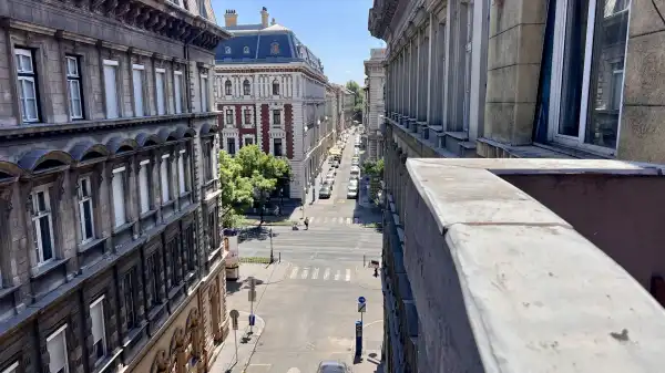 Eladó lakás, Budapest, VI. kerület 2 szoba 76 m² 88 M Ft