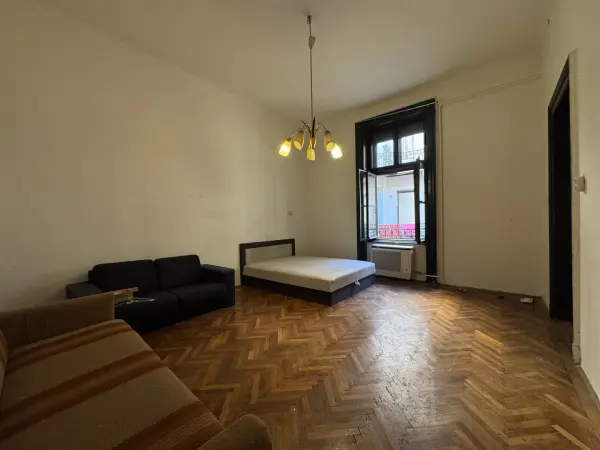 Eladó lakás, Budapest, VI. kerület 1 szoba 35 m² 43 M Ft